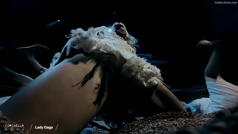 Lady Gaga photo 1 of 1595