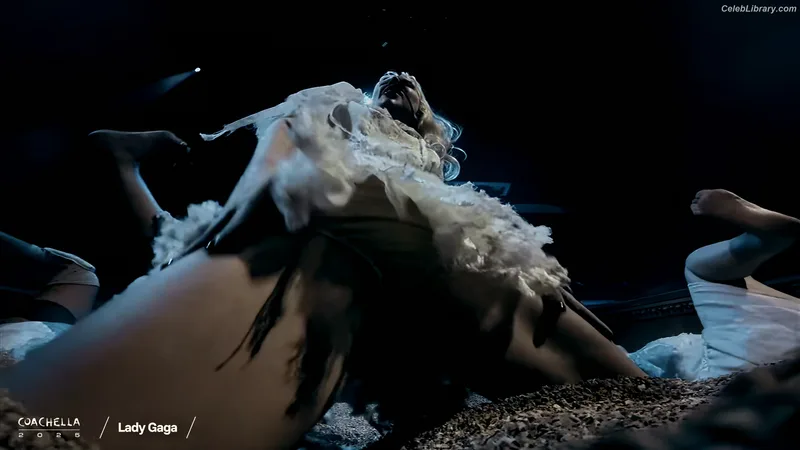 Lady Gaga photo 4 of 1595