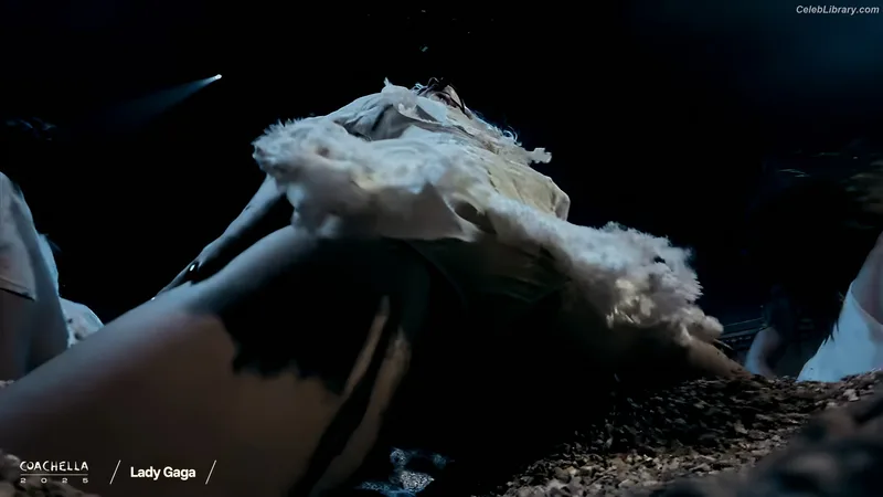 Lady Gaga photo 5 of 1595