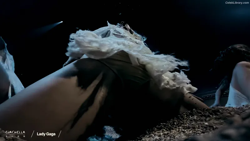 Lady Gaga photo 7 of 1595