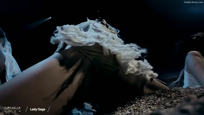 Lady Gaga photo 8 of 1595