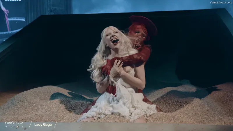 Lady Gaga photo 15 of 1595