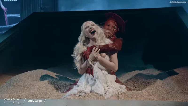 Lady Gaga photo 16 of 1595