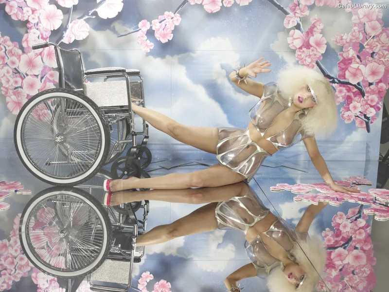 Lady Gaga photo 15 of 1595