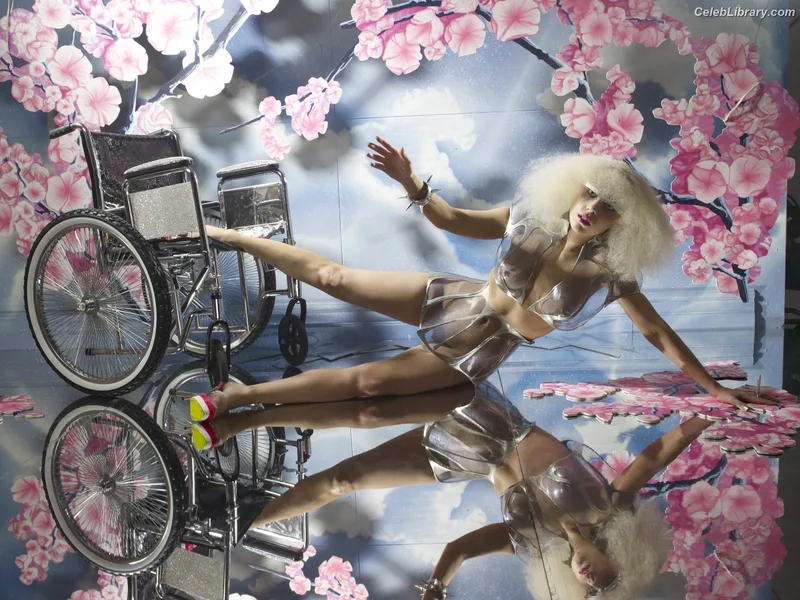 Lady Gaga photo 3 of 1595
