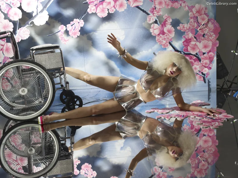Lady Gaga photo 8 of 1595