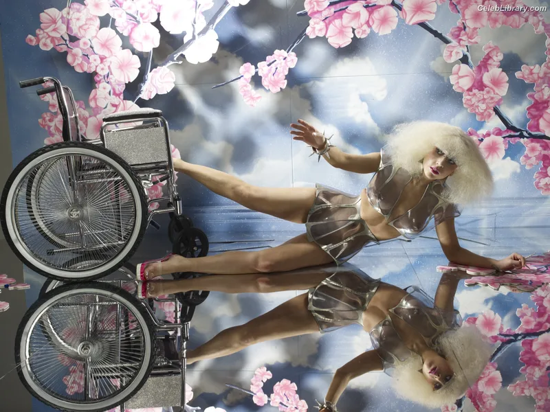 Lady Gaga photo 10 of 1595