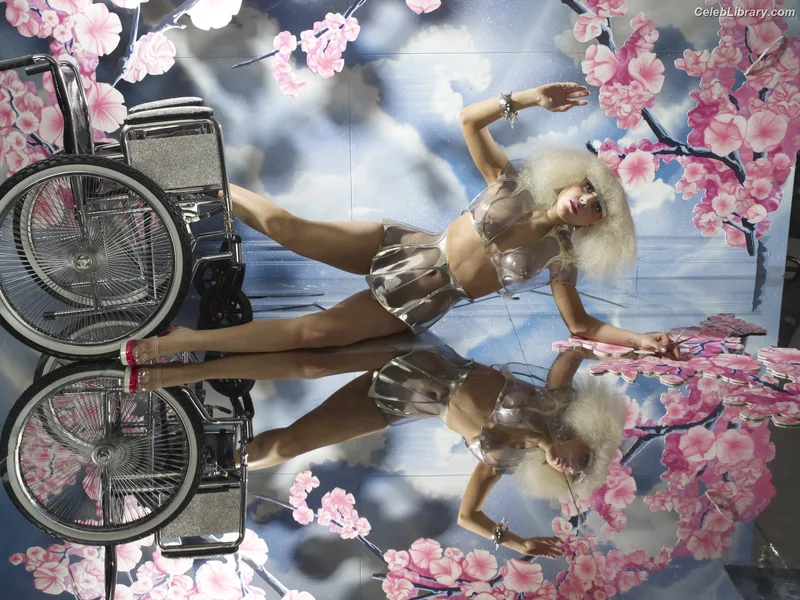 Lady Gaga photo 15 of 1595