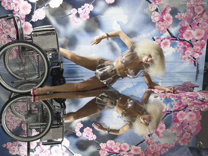 Lady Gaga photo 16 of 1595