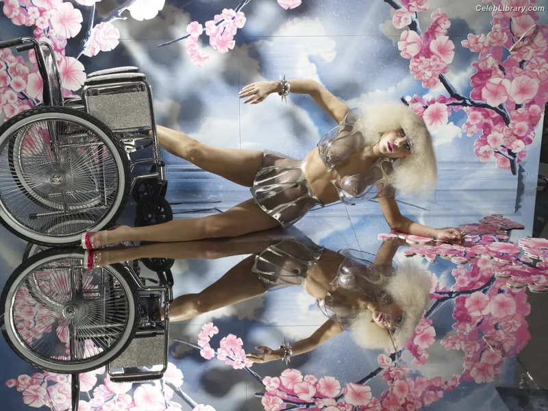 Lady Gaga photo 17 of 1595