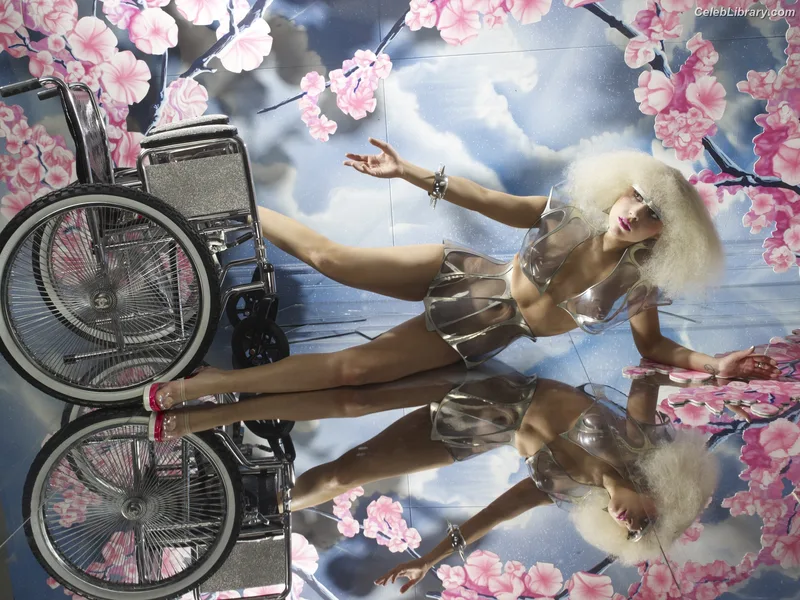 Lady Gaga photo 21 of 1595