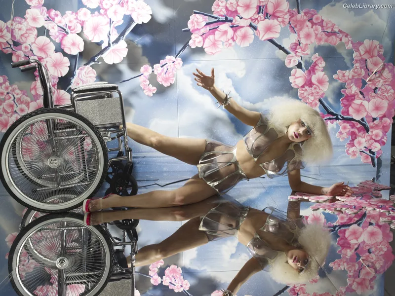 Lady Gaga photo 11 of 1595