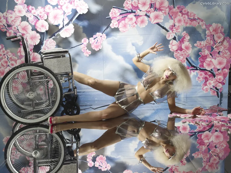 Lady Gaga photo 15 of 1595