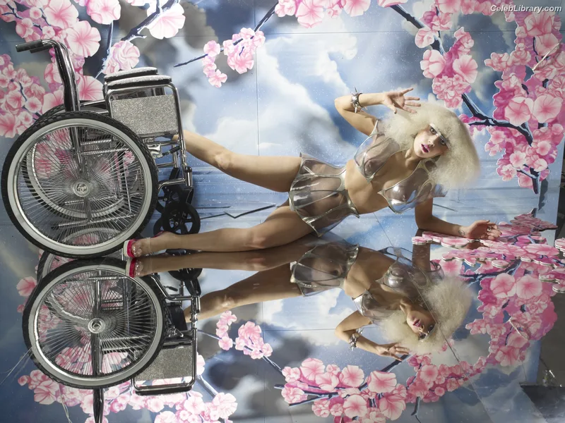 Lady Gaga photo 16 of 1595