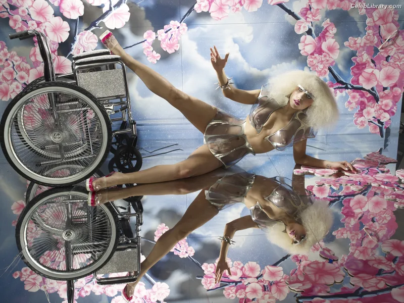 Lady Gaga photo 21 of 1595