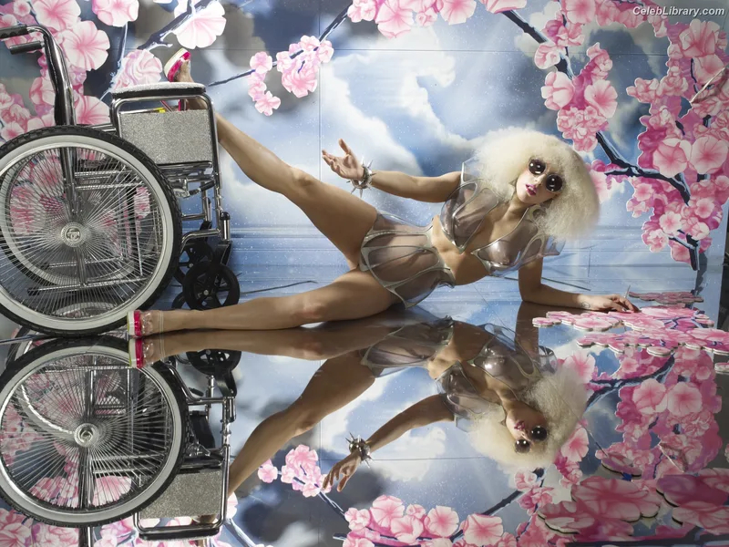 Lady Gaga photo 2 of 1595