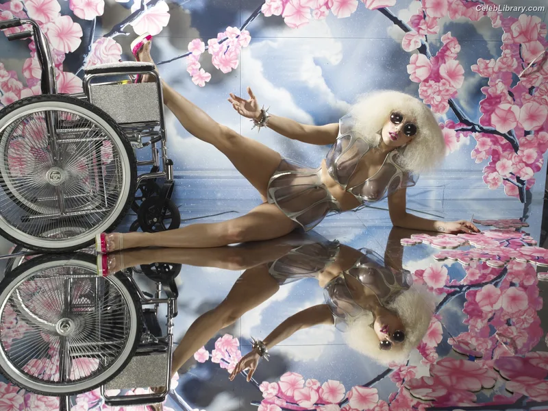 Lady Gaga photo 3 of 1595