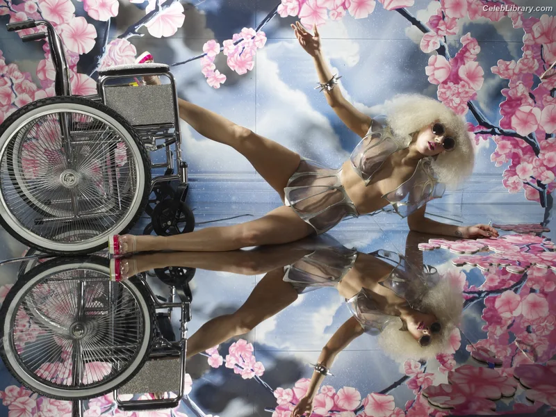 Lady Gaga photo 13 of 1595