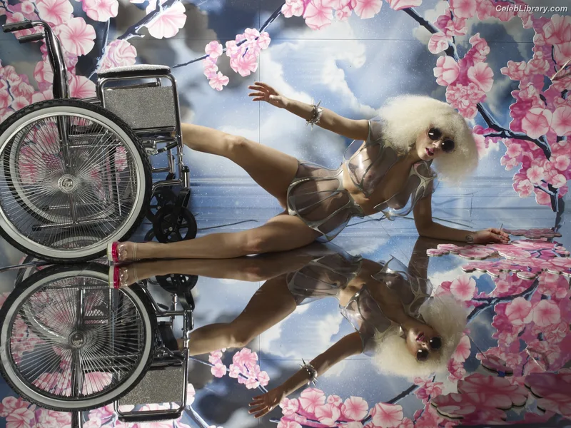 Lady Gaga photo 17 of 1595