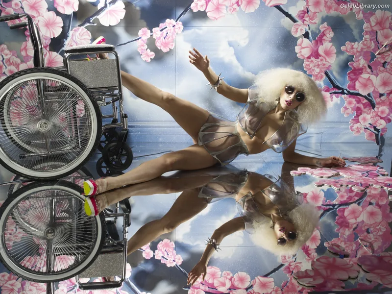 Lady Gaga photo 19 of 1595