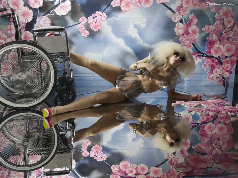Lady Gaga photo 24 of 1595