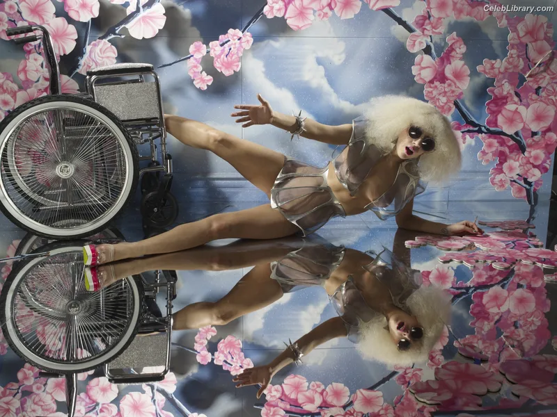 Lady Gaga photo 9 of 1595
