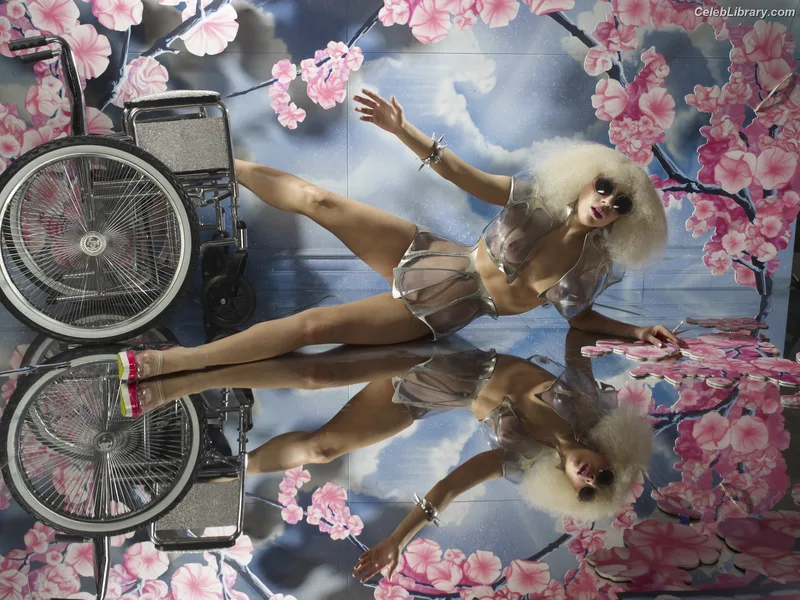 Lady Gaga photo 14 of 1595