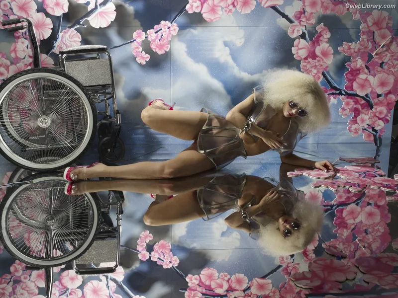 Lady Gaga photo 21 of 1595
