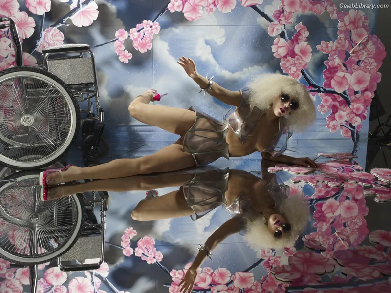 Lady Gaga photo 2 of 1595