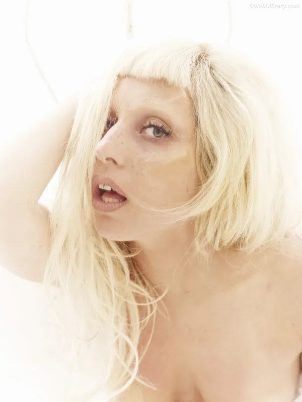 Lady Gaga photo 1 of 1595