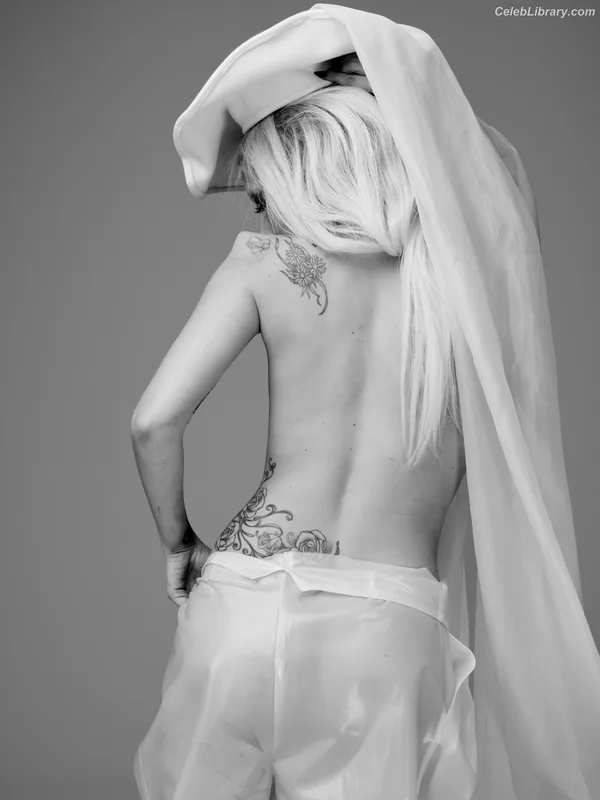 Lady Gaga photo 15 of 1595
