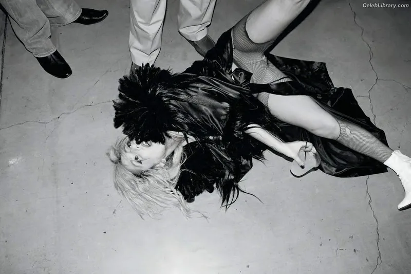 Lady Gaga photo 9 of 1595