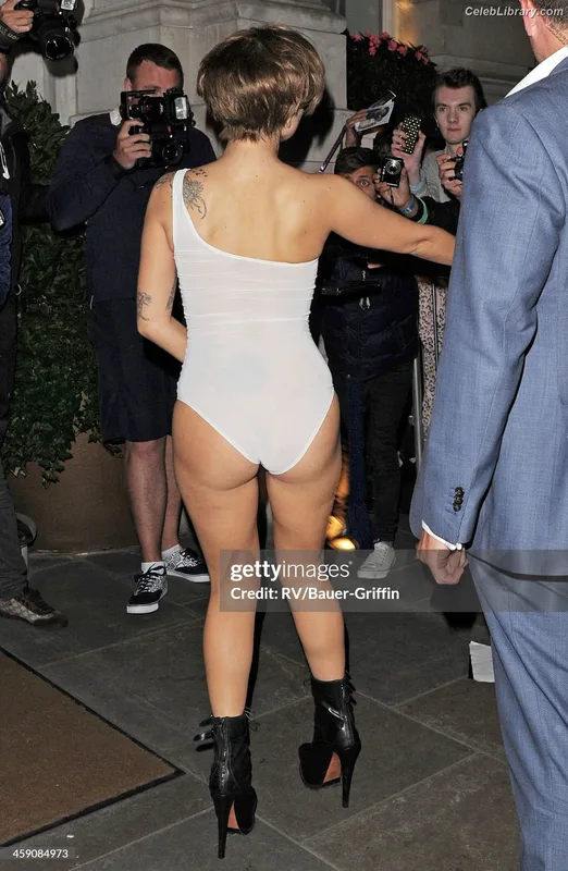Lady Gaga photo 10 of 1595
