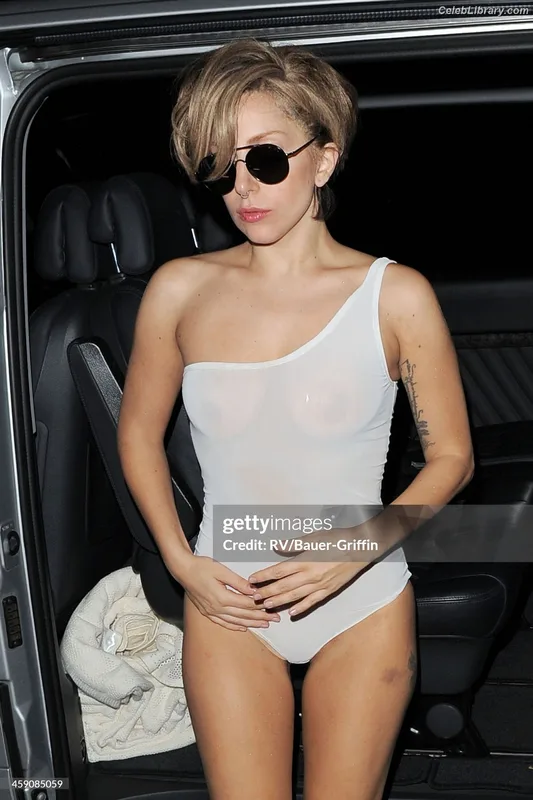 Lady Gaga photo 11 of 1595
