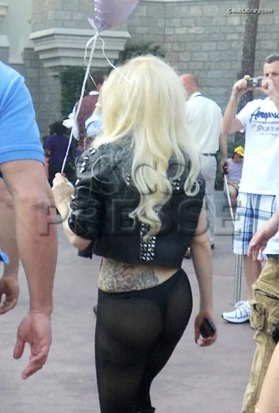 Lady Gaga photo 19 of 1595
