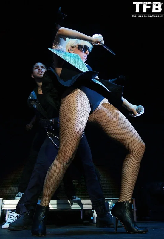 Lady Gaga photo 15 of 1595