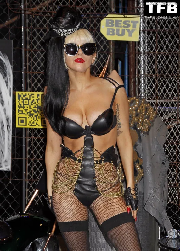 Lady Gaga photo 5 of 1595