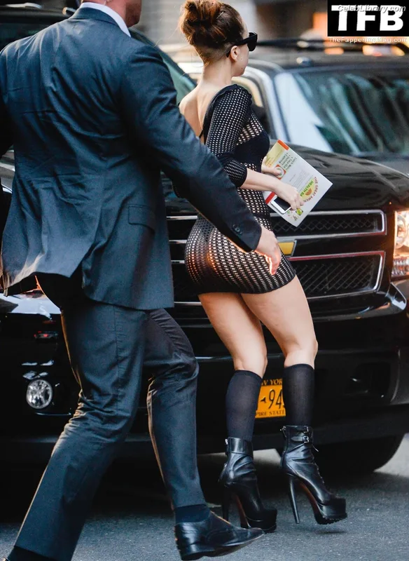 Lady Gaga photo 9 of 1595
