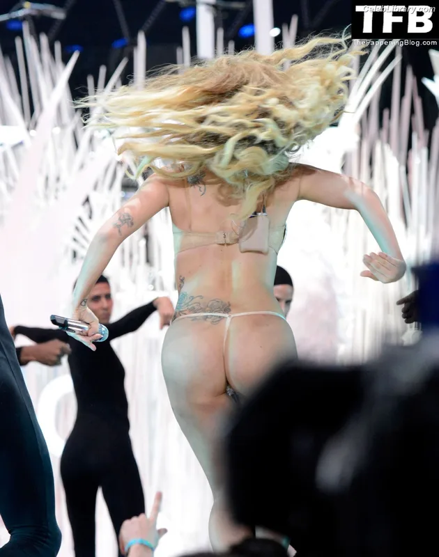 Lady Gaga photo 11 of 1595