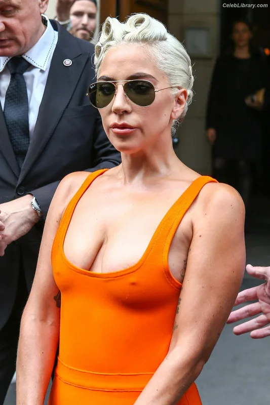Lady Gaga photo 22 of 1595