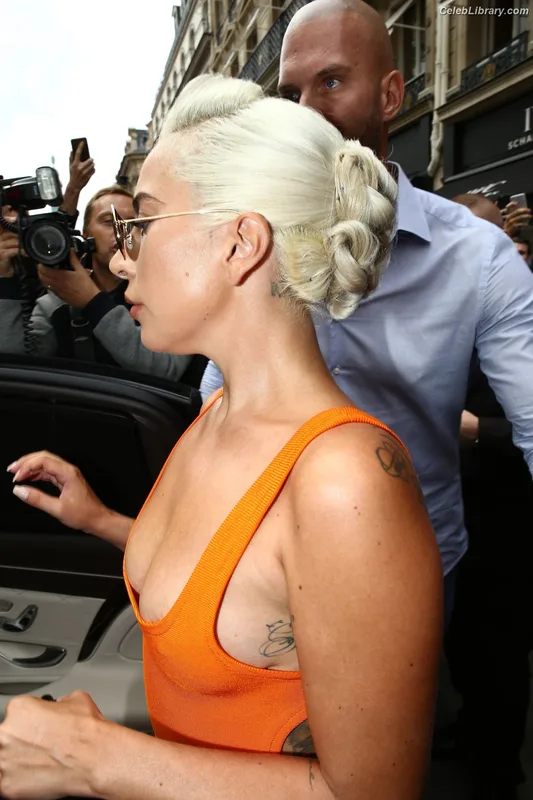 Lady Gaga photo 23 of 1595