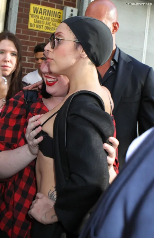 Lady Gaga photo 10 of 1595