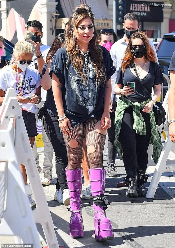 Lady Gaga photo 22 of 1595