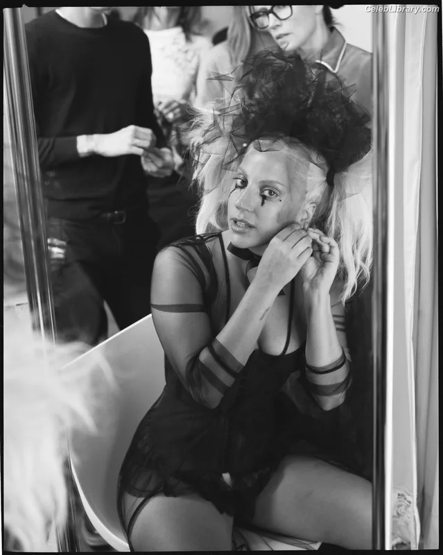 Lady Gaga photo 24 of 1595