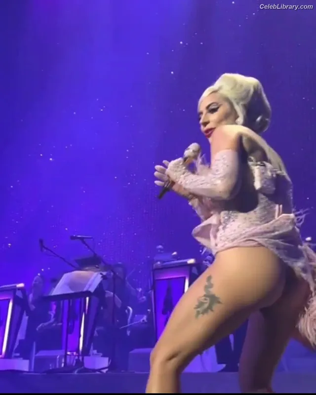 Lady Gaga photo 10 of 1595