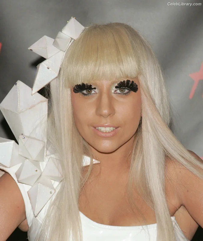 Lady Gaga photo 19 of 1595
