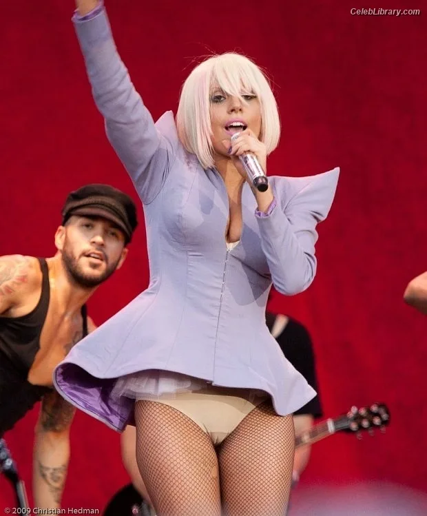 Lady Gaga photo 22 of 1595