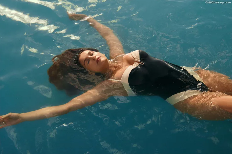 Laetitia Casta photo 4 of 210