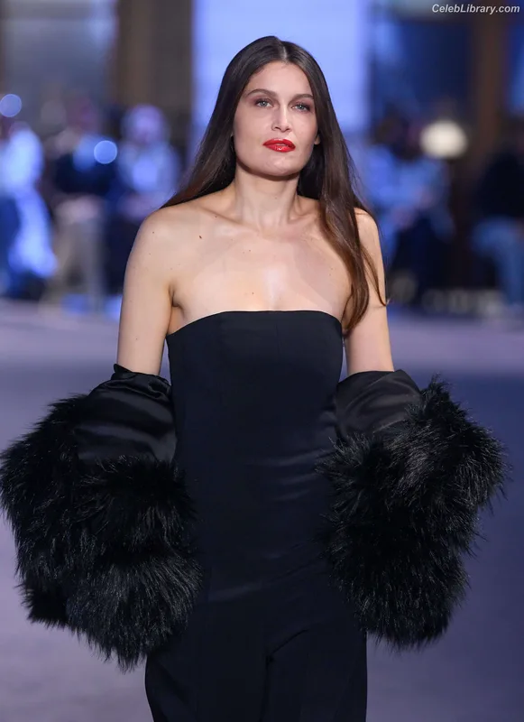 Laetitia Casta photo 5 of 210
