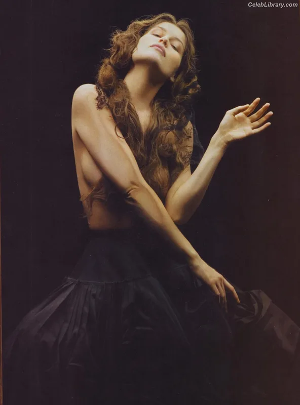 Laetitia Casta photo 7 of 210